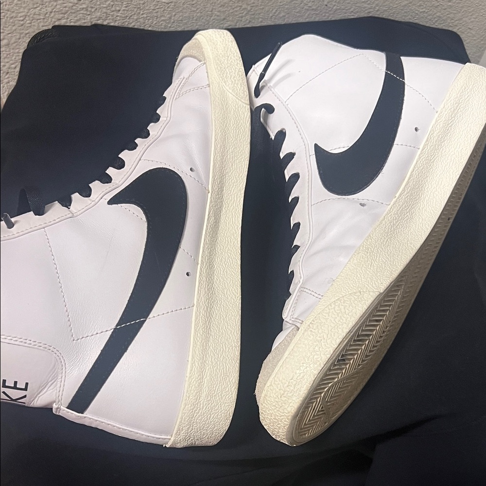 Nike Mid Blazer Men's White and Black High-Top Sneakers - Picture 7 of 8